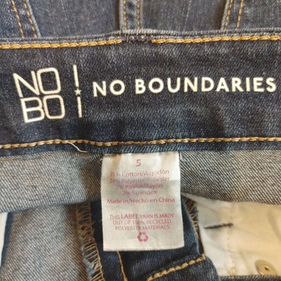 No Boundaries Women's Blue Jean Denim Shorts 5 - Picture 3 of 3